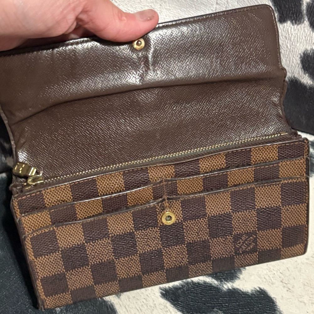 Louis Vuitton CA3029 Damier Ebene Long Wallet - Picture 3 of 15